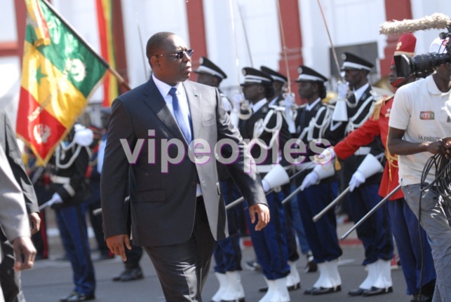 [Photos] Fete de l’independance : Défilé militaire du 4 avril 2013 