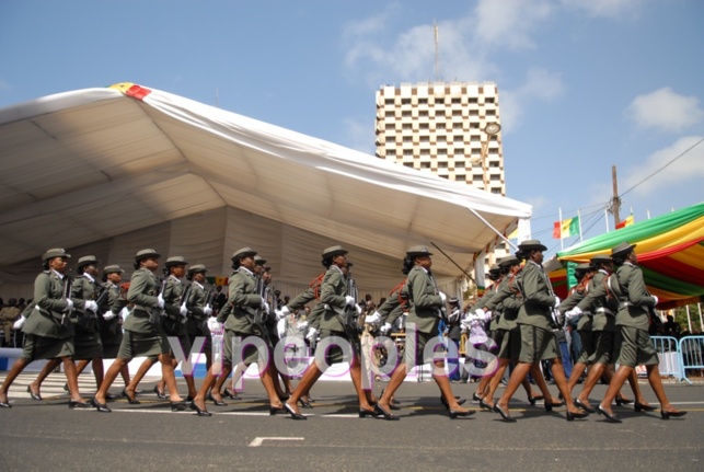 [Photos] Fete de l’independance : Défilé militaire du 4 avril 2013 