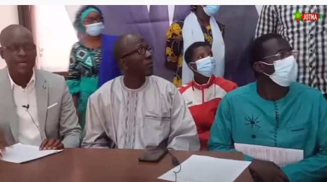 Urgent ! ça chauffe dans les rangs de Sonko : La police arrête la conférence de presse animée par…