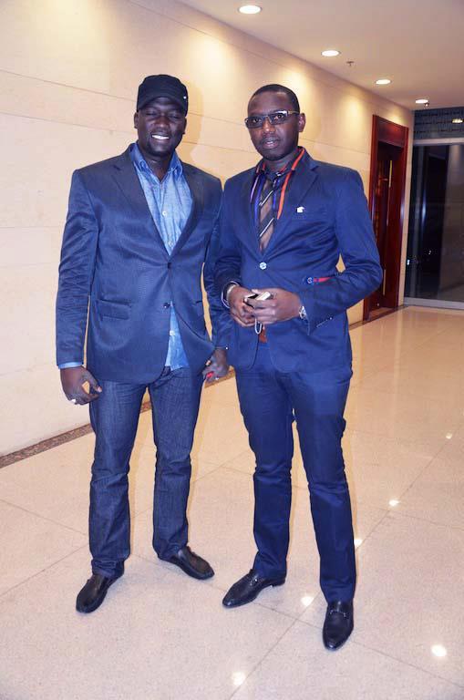 Les deux Vip, l'homme d'affaire Ass Ndoye et le baron à L'anniversaire du groupe Pape et Cheikh !!! Les deux Vip, l'homme d'affaire Ass Ndoye et le baron à L'anniversaire du groupe Pape et Cheikh !!!