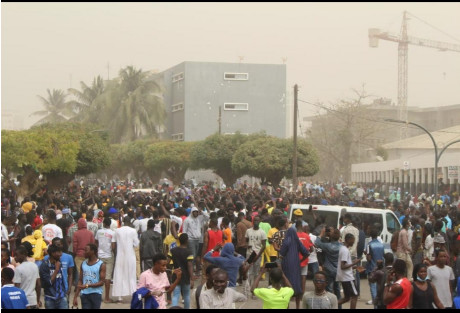 Ucad / Sonko rend visite aux étudiants de Pastef: Les mesures-barrières pas du tout respectées Ucad / Sonko rend visite aux étudiants de Pastef: Les mesures-barrières pas du tout respectées