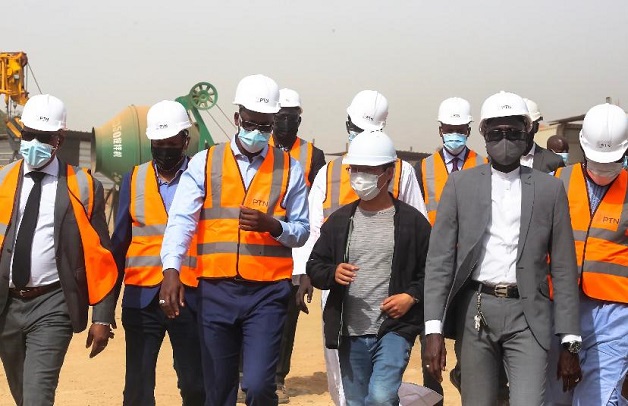 Chantiers du Data center et du PTN : le ministre Yankhoba Diatara en visite à Diamniadio