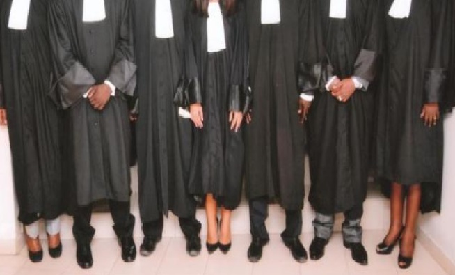 Partie civile: Huit avocats se portent volontaires pour la defense d'Adji Sarr Partie civile: Huit avocats se portent volontaires pour la defense d'Adji Sarr