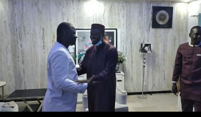 Dernière minute – La visite surprise du député Dethié Fall chez Ousmane Sonko Dernière minute – La visite surprise du député Dethié Fall chez Ousmane Sonko