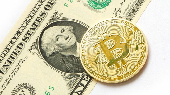 Encore plus haut: la barre des 55.000 dollars franchie pour le Bitcoin