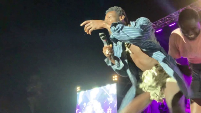 Niankou faramaren explose le show de waly seck en Gambie Niankou faramaren explose le show de waly seck en Gambie