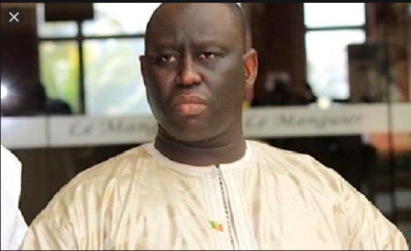 Découverte d'armes blanches à l'Ucad: Aliou Sall accusé Découverte d'armes blanches à l'Ucad: Aliou Sall accusé