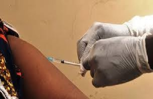 Campagne de vaccination anti Covid-19 : les populations partagées entre le oui et le non Campagne de vaccination anti Covid-19 : les populations partagées entre le oui et le non