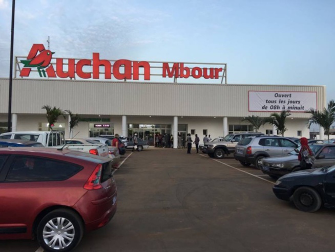 Menaces "des black blocks" de Pastef: Auchan Mbour sous haute surveillance policière Menaces "des black blocks" de Pastef: Auchan Mbour sous haute surveillance policière