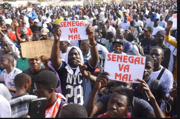 Contre les arrestations: Le mouvement citoyen "Le Peuple" descendra dans la rue ce samedi Contre les arrestations: Le mouvement citoyen "Le Peuple" descendra dans la rue ce samedi