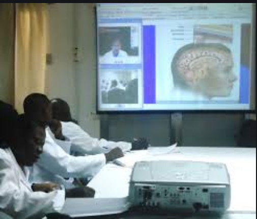 Nouvelle policlinique : L’intégration de la Télémédecine en perspective Nouvelle policlinique : L’intégration de la Télémédecine en perspective