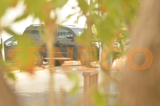 Arrêt sur images : La victoire 4X4 noire conduisant Adji Sarr à son audition Arrêt sur images : La victoire 4X4 noire conduisant Adji Sarr à son audition