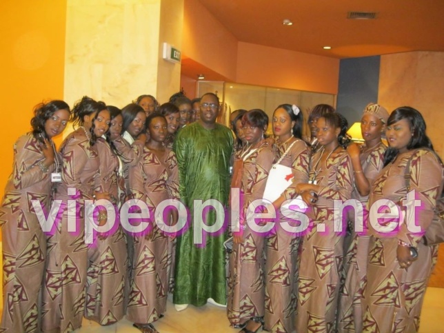 Macky Sall bien entouré… Macky Sall bien entouré…