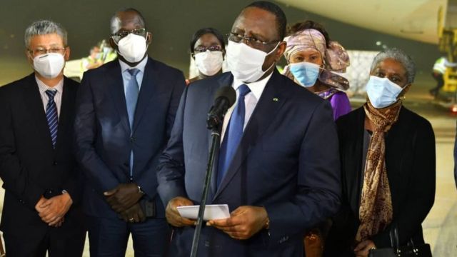 Khalifa Diakhaté interprete la phrase controversée de Macky Sall sur les vaccins