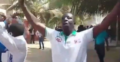 Dernière Minute : Début Des Manifestations Chez Sonko Après La Levée De Son Immunité Parlementaire