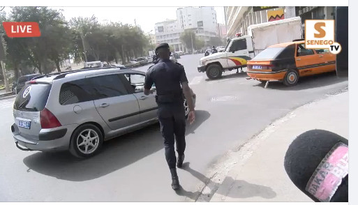 Suivez en direct la marche interdite de la “Coalition du Peuple” depuis la place de l’indépendance. La police a déjà procédé à des arrestations.