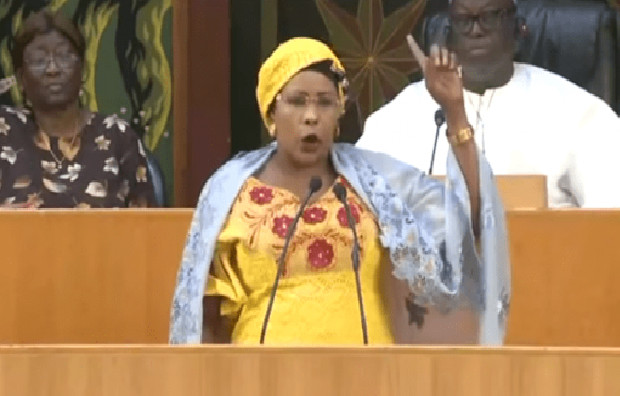 Une véritable élue du peuple : Mame Diarra Fam celle qui nous a permis l’accès à l’information Une véritable élue du peuple : Mame Diarra Fam celle qui nous a permis l’accès à l’information