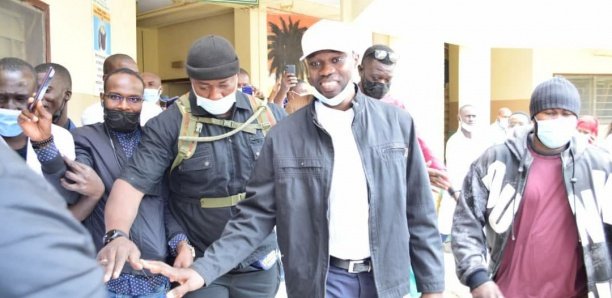 Urgent : Ousmane Sonko interdit d’accès au commissariat de Dieuppeul
