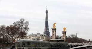 À Paris, les forces de l'ordre évacuent les quais de Seine pris d’assaut par les Franciliens – vidéos À Paris, les forces de l'ordre évacuent les quais de Seine pris d’assaut par les Franciliens – vidéos