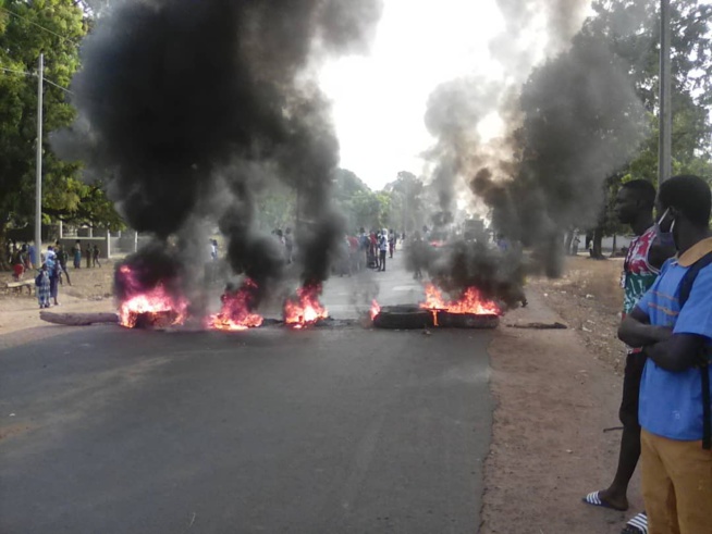 Affaire Sonko: ça chauffe actuellement sur la Rn4 entre Sédhiou et Ziguinchor Affaire Sonko: ça chauffe actuellement sur la Rn4 entre Sédhiou et Ziguinchor