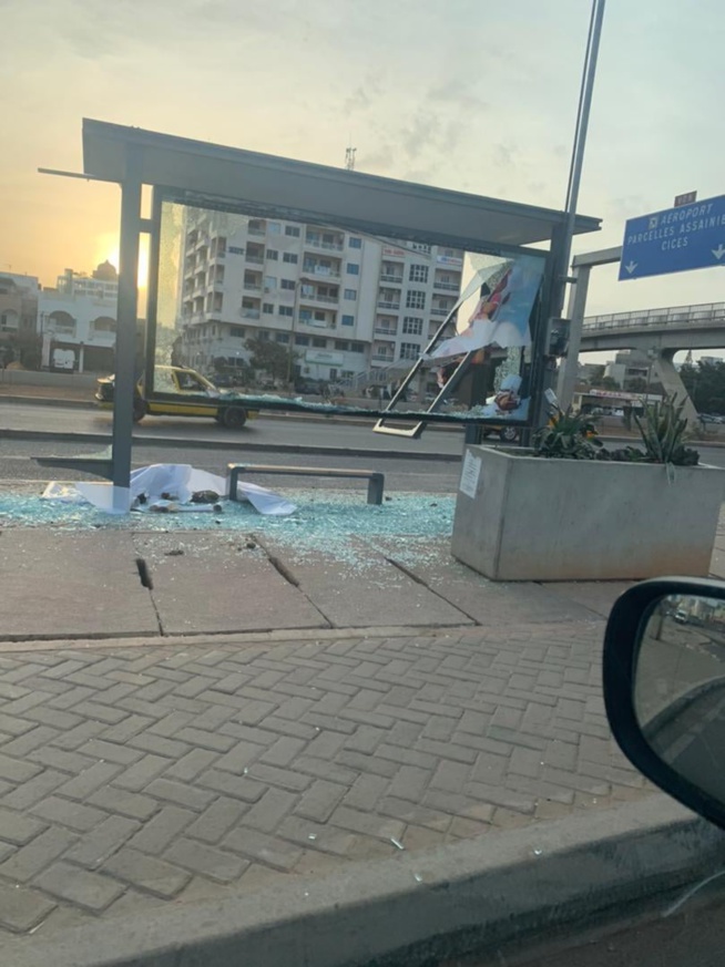 Réaction de Vdn Tech aprés le saccage des abribus: " Il est nécessaire de rappeler que ces abribus appartiennent à tous les Sénégalais mais pas à l'État, les..." Réaction de Vdn Tech aprés le saccage des abribus: " Il est nécessaire de rappeler que ces abribus appartiennent à tous les Sénégalais mais pas à l'État, les..."