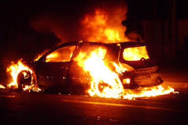 Manifestations à la Médina: la RFM touchée, des voitures incendiées Manifestations à la Médina: la RFM touchée, des voitures incendiées