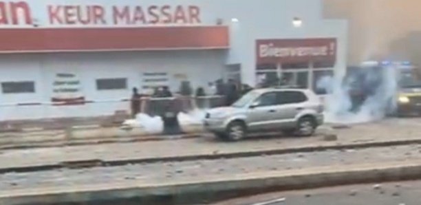 Émeutes à Dakar : Le corps retrouvé calciné à Auchan Keur Massar identifié