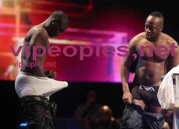 Akon-memoires , la sortie de cette biographie est prévue pour bientôt.