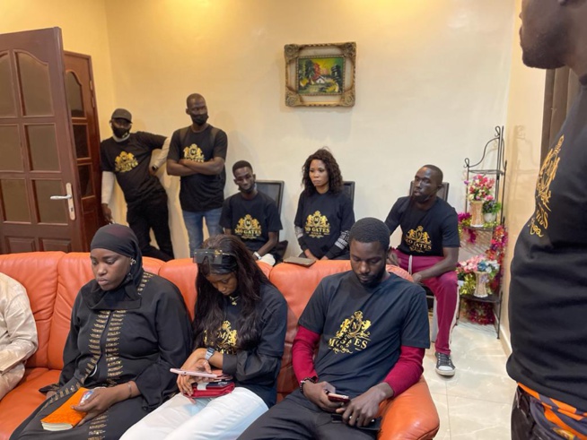 Mohamet Diallo Mo Gates et son Mouvement Libérez le Sénégal (MLS) au secours des blessés avec une enveloppe de 200 000 F par blessé. Mohamet Diallo Mo Gates et son Mouvement Libérez le Sénégal (MLS) au secours des blessés avec une enveloppe de 200 000 F par blessé.