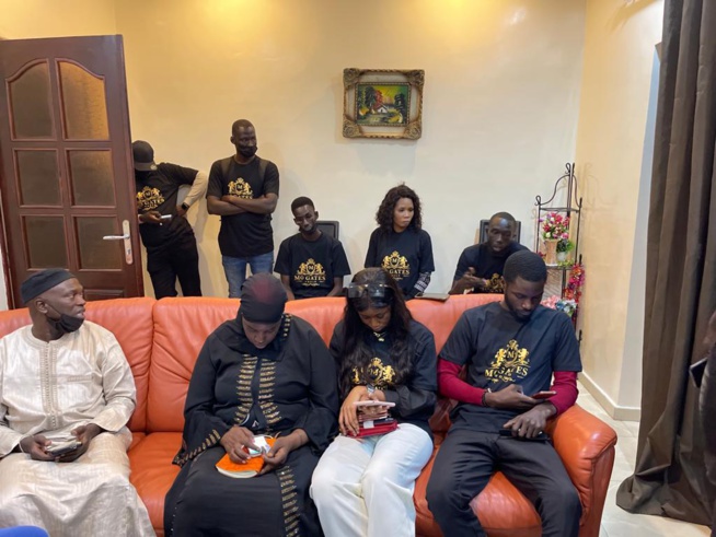 Mohamet Diallo Mo Gates et son Mouvement Libérez le Sénégal (MLS) au secours des blessés avec une enveloppe de 200 000 F par blessé. Mohamet Diallo Mo Gates et son Mouvement Libérez le Sénégal (MLS) au secours des blessés avec une enveloppe de 200 000 F par blessé.