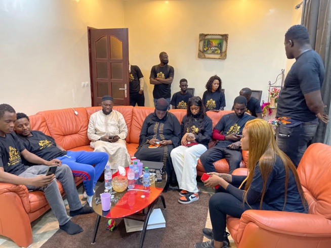 Mohamet Diallo Mo Gates et son Mouvement Libérez le Sénégal (MLS) au secours des blessés avec une enveloppe de 200 000 F par blessé. Mohamet Diallo Mo Gates et son Mouvement Libérez le Sénégal (MLS) au secours des blessés avec une enveloppe de 200 000 F par blessé.