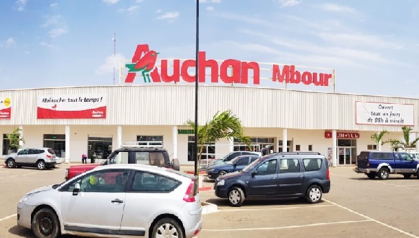 Apaisement du climat sociopolitique: Auchan Mbour reprend service Apaisement du climat sociopolitique: Auchan Mbour reprend service