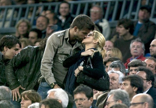 Shakira et Gérard Piqué préfèrent les baisers au match