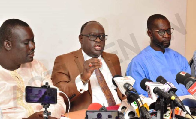 Face à la presse l'avocat de Adji Sarr Maitre El Hadji Diouf verse sa colère sur Ousmane Sonko Face à la presse l'avocat de Adji Sarr Maitre El Hadji Diouf verse sa colère sur Ousmane Sonko