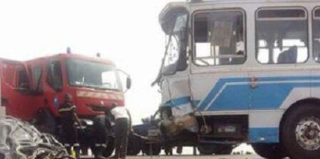 Dernière minute : Collision entre un bus et un camion près de Dakar Arena, des morts enregistrés Dernière minute : Collision entre un bus et un camion près de Dakar Arena, des morts enregistrés