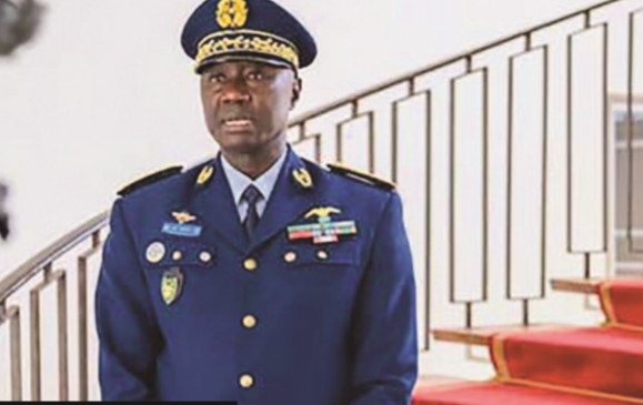 Le Général Birame Diop n'a pas été destitué, "pour avoir protégé son peuple", il part à la retraite Le Général Birame Diop n'a pas été destitué, "pour avoir protégé son peuple", il part à la retraite