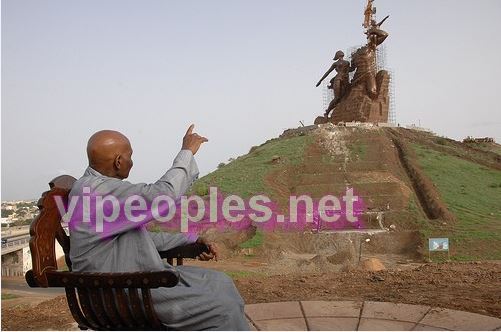 Un grand homme ne meurt jamais...Et Abdoulaye Wade régne à travers sa statue de la renaissance