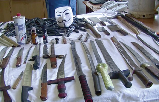 Vols d’armes blanches lors des manifestations : insécurité aux Parcelles Assainies, frayeur à Guédiawaye Vols d’armes blanches lors des manifestations : insécurité aux Parcelles Assainies, frayeur à Guédiawaye