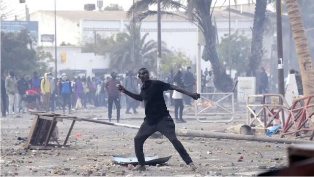 10 domiciles d’autorités saccagés : Les raisons de l’« exile » de plusieurs ministres ! 10 domiciles d’autorités saccagés : Les raisons de l’« exile » de plusieurs ministres !
