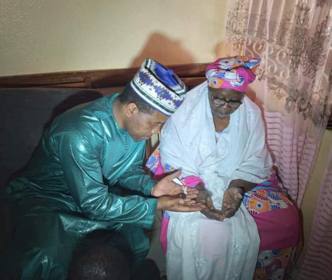 Ziguinchor: Bougane Guèye Dany rend visite à la maman de Ousmane Sonko Ziguinchor: Bougane Guèye Dany rend visite à la maman de Ousmane Sonko
