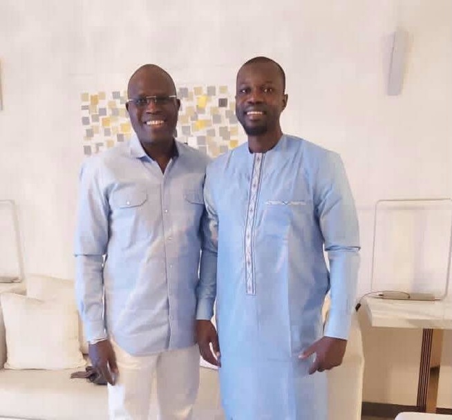 Ousmane Sonko et Khalifa Sall sur une même longueur d'onde dans leur communication Ousmane Sonko et Khalifa Sall sur une même longueur d'onde dans leur communication