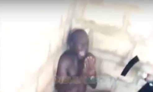 Kawtef : Un g0rdjiguène se fait piéger et taba$$er par des maçons : ”Dingua bayi dokhane goor… Kawtef : Un g0rdjiguène se fait piéger et taba$$er par des maçons : ”Dingua bayi dokhane goor…
