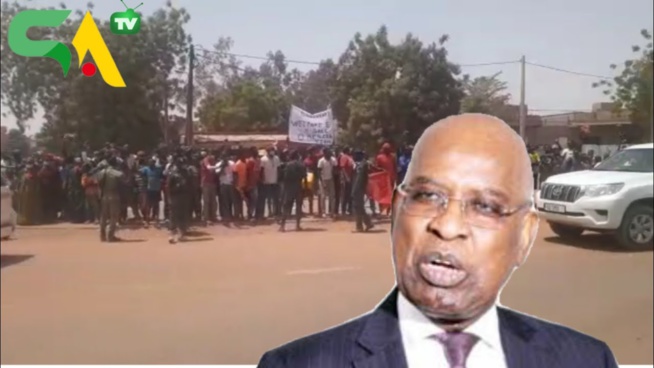 Urgent !!!: Fouta le ministre Malick Sall accueilli par des hués et des... Urgent !!!: Fouta le ministre Malick Sall accueilli par des hués et des...