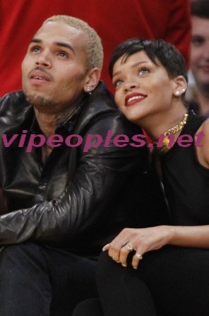 Chris Brown confirme sa rupture avec Rihanna