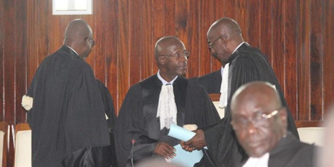 Le 25 juin 2021, 2 membres devront obligatoirement quitter le Conseil Constitutionnel Le 25 juin 2021, 2 membres devront obligatoirement quitter le Conseil Constitutionnel