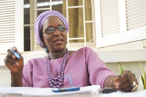 DANS L'INTIMITÉ D'AMSATOU SOW SIDIBE : "Ah, moi, quand je suis à la maison, tout le monde sait que je suis à la maison" DANS L'INTIMITÉ D'AMSATOU SOW SIDIBE : "Ah, moi, quand je suis à la maison, tout le monde sait que je suis à la maison"