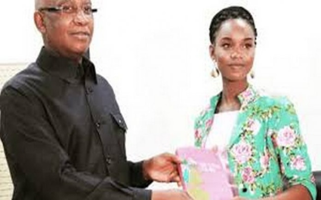 Diary Sow aux Sénégalais « Je ne suis pas certaine de pouvoir me conformer au modèle de femme imposé par notre société » Diary Sow aux Sénégalais « Je ne suis pas certaine de pouvoir me conformer au modèle de femme imposé par notre société »