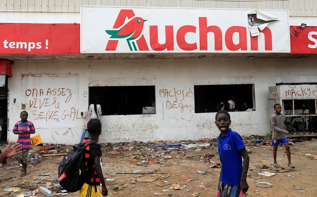 Saccage des magasins d’Auchan : L’inquiétude des Sénégalais à l’approche du Ramadan Saccage des magasins d’Auchan : L’inquiétude des Sénégalais à l’approche du Ramadan
