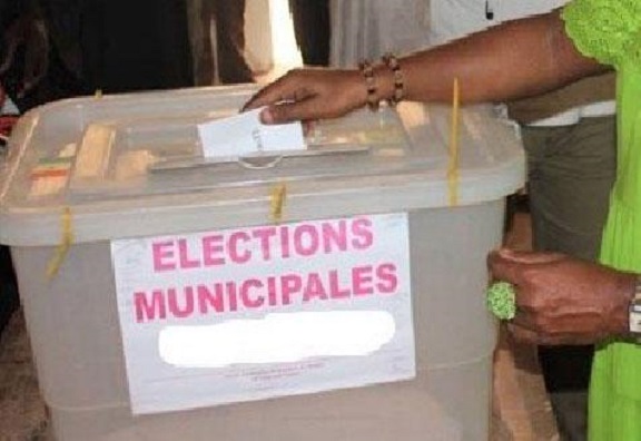 Report des Locales en 2022 : Pour le M2D «Macky Sall joue à la ruse»