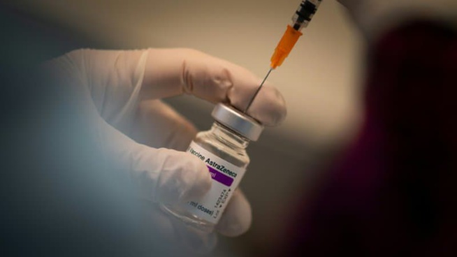Covid-19: près de 7,8 millions de personnes ont reçu au moins une dose de vaccin en France Covid-19: près de 7,8 millions de personnes ont reçu au moins une dose de vaccin en France